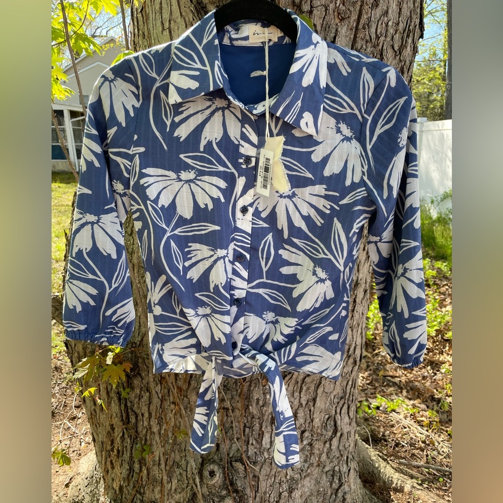 Women’s Navy Floral Tie-Front Blouse